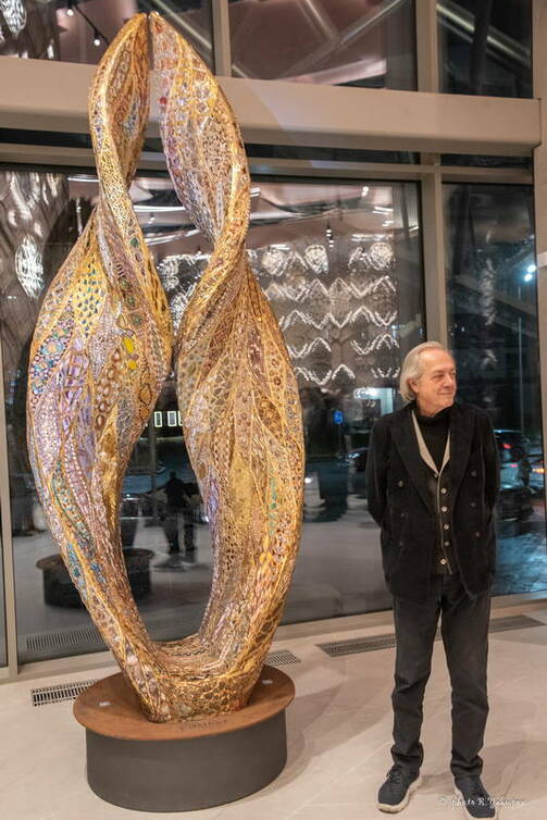 Марко Бравура на открытии скульптуры. Фото: Р. Якупов/kamalteatr.ru