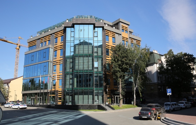 Новое офисное здание ТАИФа в центре Казани. Фото: prav.tatarstan.ru