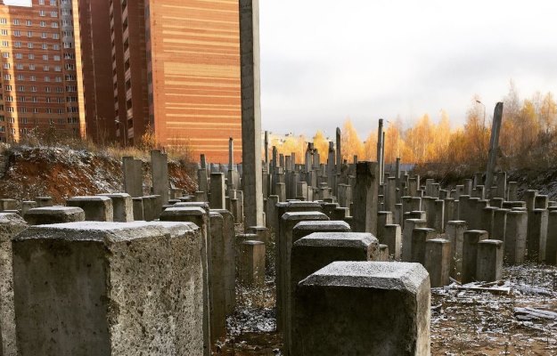 Замороженная стройка ЖК «Молодежный». Фото: vk.com