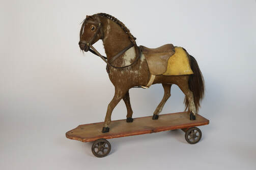 Веснушка. Обтяжная лошадка-каталка. Германия, начало XX века
